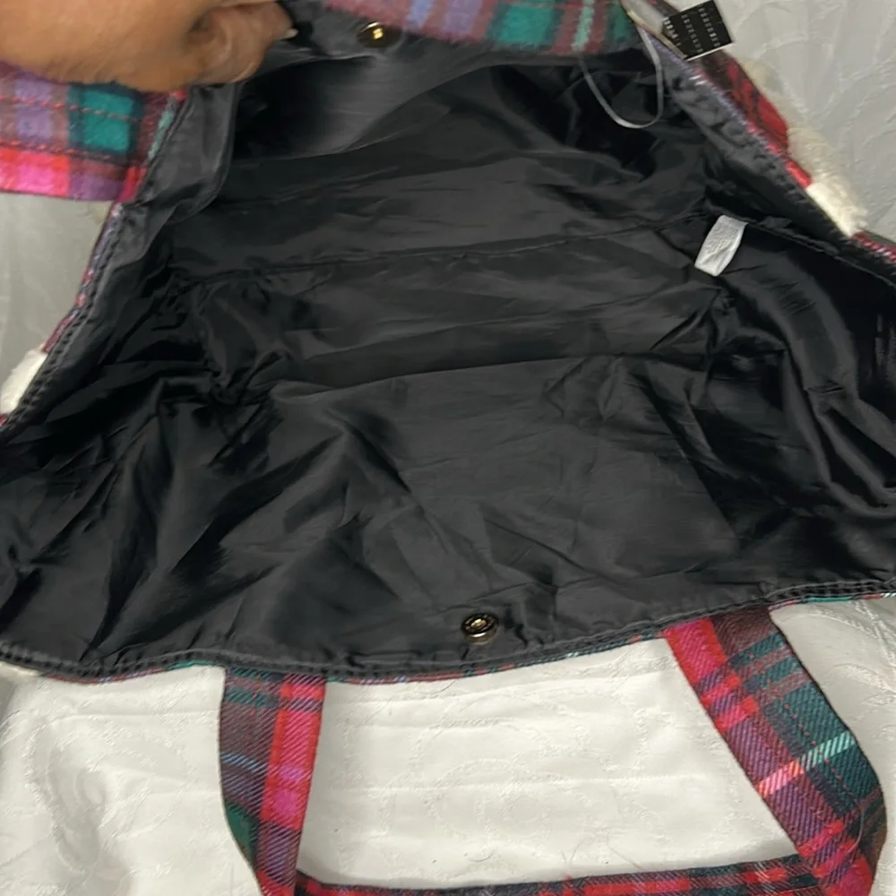 NWT VICTORIA’S SECRET red and black plaid signature large cloth tote bag. - Picture 10 of 10